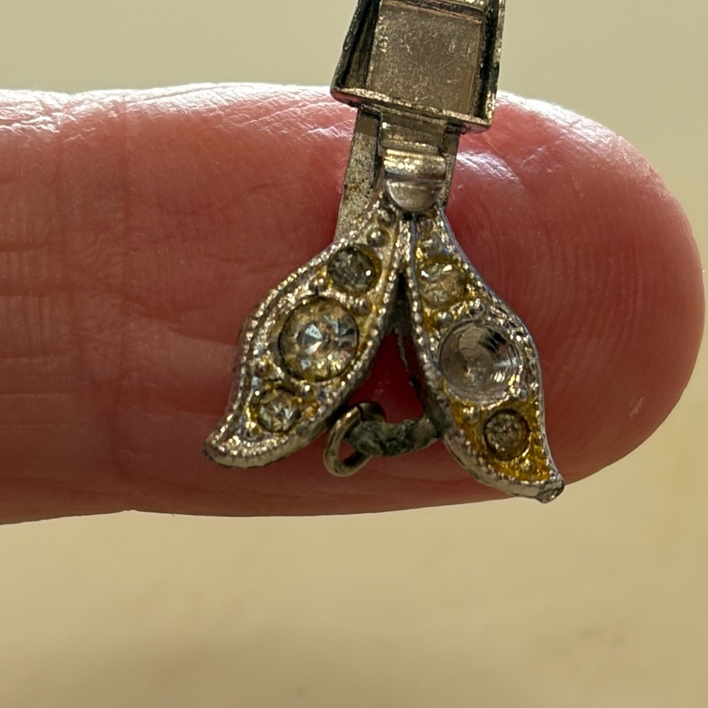 Antique Sparkly Brooch Art Deco Dainty And Adorable Estate Item